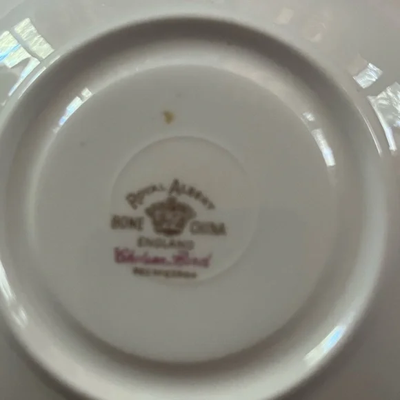 Royal Albert Chelsea Bird Tea Cups - Picture 9 of 16